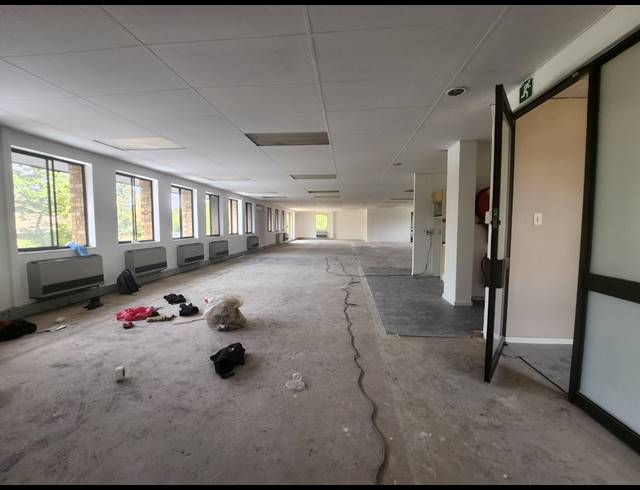270M² OFFICE TO LET IN VORNA VALLEY